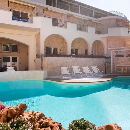 Neikos Mediterraneo Luxury Suites ハニオティス エクステリア 写真