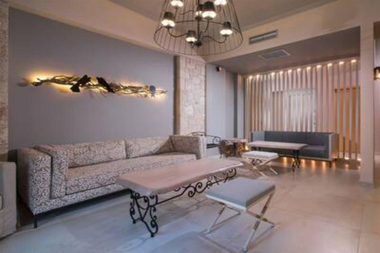 Neikos Mediterraneo Luxury Suites ハニオティス エクステリア 写真