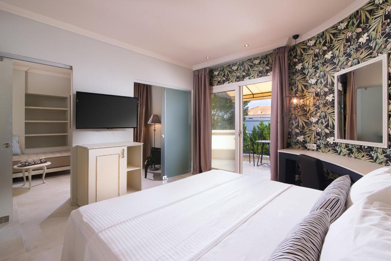 Neikos Mediterraneo Luxury Suites ハニオティス エクステリア 写真