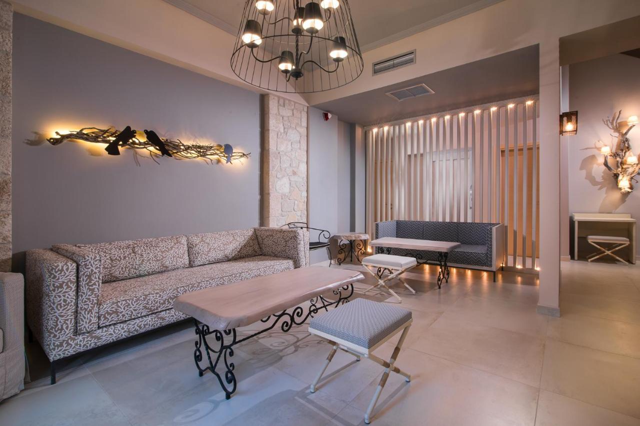 Neikos Mediterraneo Luxury Suites ハニオティス エクステリア 写真